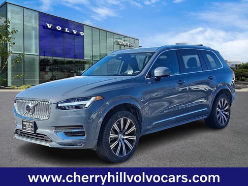 Certified 2023 Volvo XC90 B5 Plus image 3