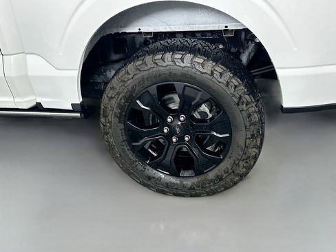 Used 2021 Ford F150 Lariat w/ Equipment Group 502A High image 31