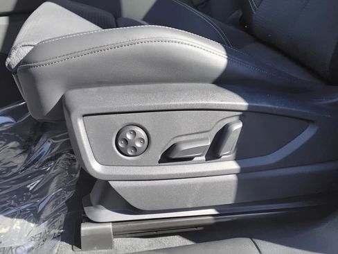 Certified 2024 Audi Q5 e Premium Plus w/ Premium Plus Package image 17