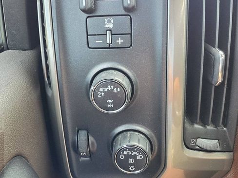 Used 2017 Chevrolet Silverado 1500 High Country AWD/4WD image 9