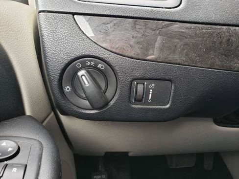 Used 2019 Dodge Grand Caravan SE FWD image 21