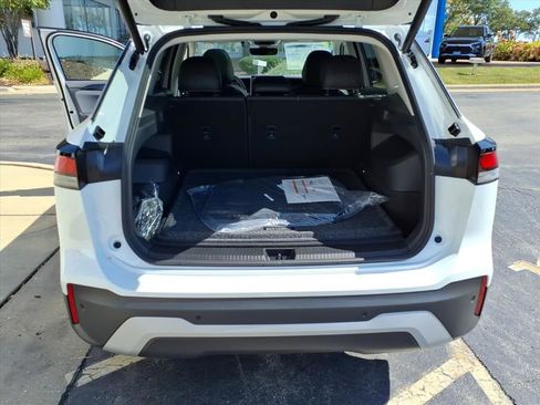 New 2025 Volkswagen Tiguan SE image 20