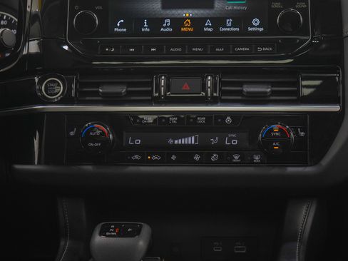 Used 2024 Nissan Pathfinder SL w/ SL Premium Package AWD/4WD image 16
