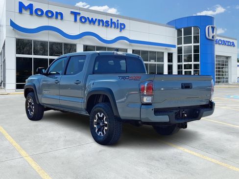 Used 2023 Toyota Tacoma TRD Off-Road w/ TRD Premium Off Road Package image 4