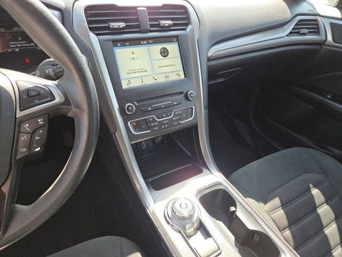 Used 2017 Ford Fusion SE w/ Fusion SE Technology Package FWD image 33