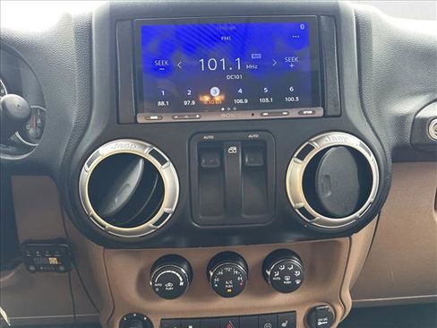 Used 2012 Jeep Wrangler Sahara w/ Connectivity Group image 18