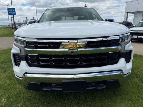Used 2025 Chevrolet Silverado 1500 LT AWD/4WD image 2