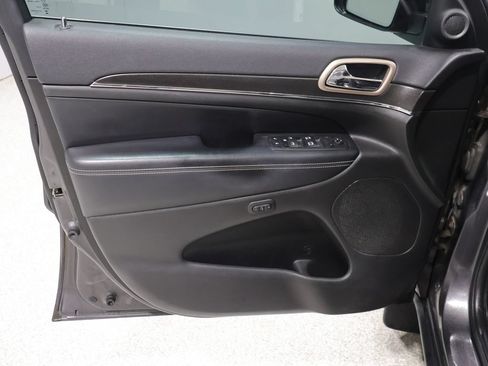 Used 2017 Jeep Grand Cherokee Limited AWD/4WD image 13