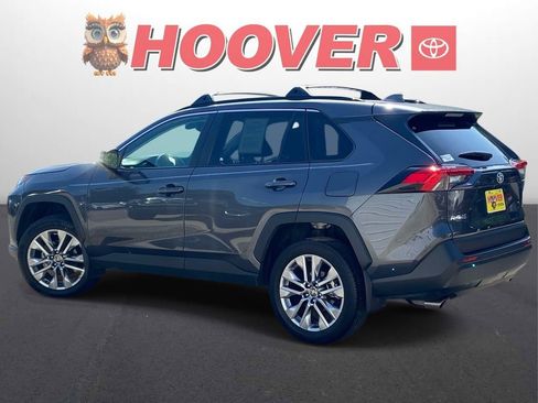 Used 2025 Toyota RAV4 XLE Premium w/ Weather Package FWD image 8