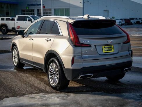Used 2025 Cadillac XT4 Premium Luxury image 8