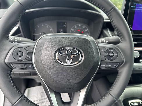 New 2025 Toyota Corolla SE FWD image 17
