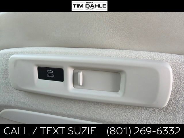 Used 2020 BMW X5 M50i AWD/4WD image 18
