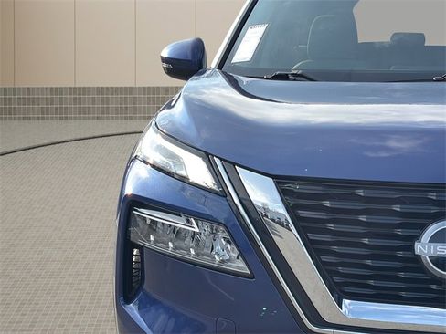 Used 2023 Nissan Rogue SV image 10