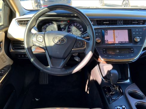 Used 2014 Toyota Avalon Limited image 5