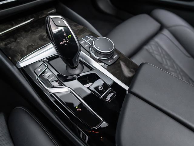Used 2023 BMW 540i w/ Convenience Package RWD image 29