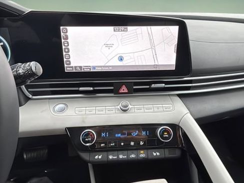 Used 2023 Hyundai Elantra Limited image 26