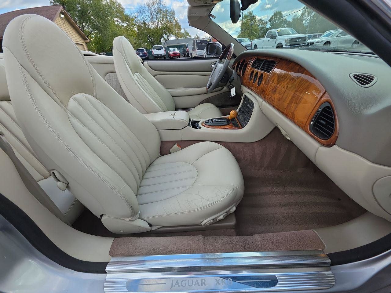 Used 2000 Jaguar XK8 Convertible RWD image 8