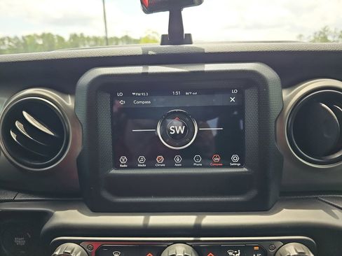 Used 2020 Jeep Gladiator Sport w/ Quick Order Package 24S AWD/4WD image 23