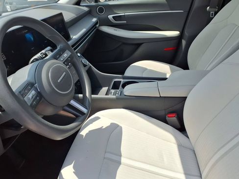 Used 2025 Hyundai Sonata SEL FWD image 17