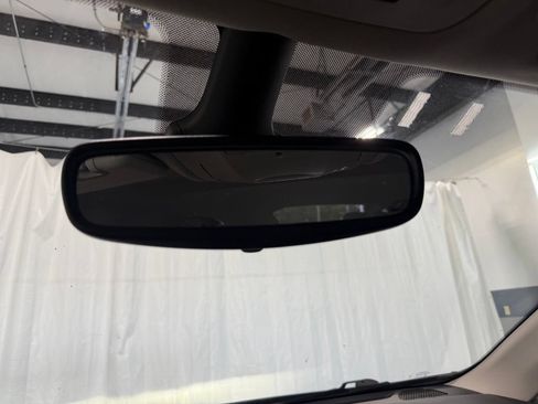 Used 2023 Chrysler Pacifica Touring-L FWD image 22