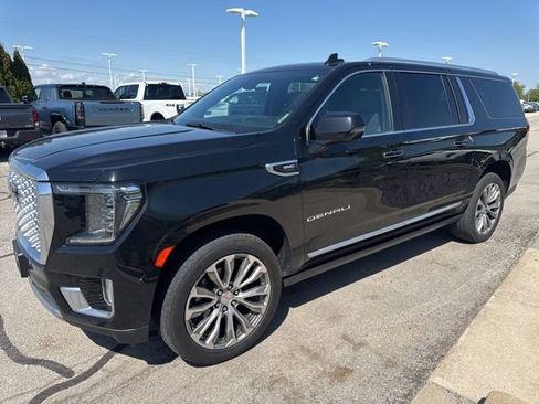 Used 2021 GMC Yukon XL Denali w/ Denali Premium Package AWD/4WD image 6