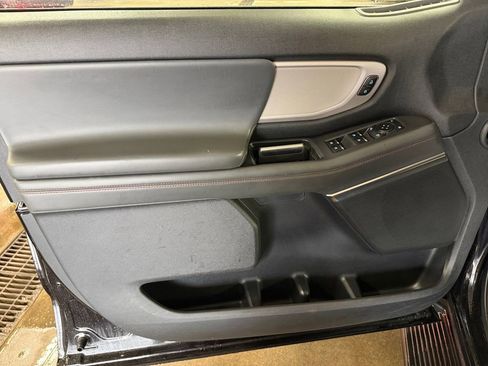 Used 2025 Ford Expedition Active AWD/4WD image 28