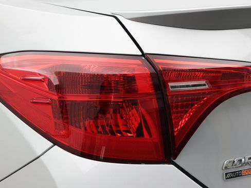 Used 2017 Toyota Corolla SE FWD image 8