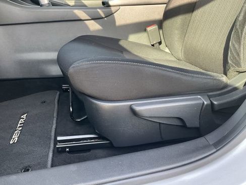 Used 2020 Nissan Sentra SV image 25