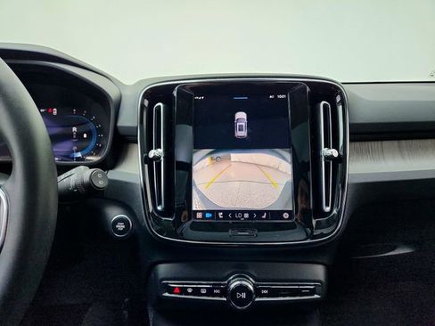 Used 2023 Volvo XC40 B5 Plus w/ Driver Assist Package image 24