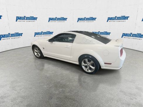 Used 2009 Ford Mustang GT RWD image 8