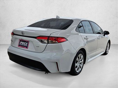 Used 2024 Toyota Corolla LE image 5
