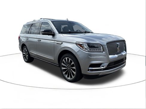 Used 2021 Lincoln Navigator Reserve w/ Luxury Package AWD/4WD image 1