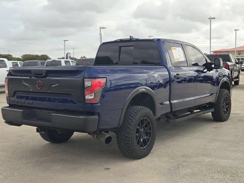 Used 2024 Nissan Titan PRO-4X w/ Pro-4x Convenience Package AWD/4WD image 3