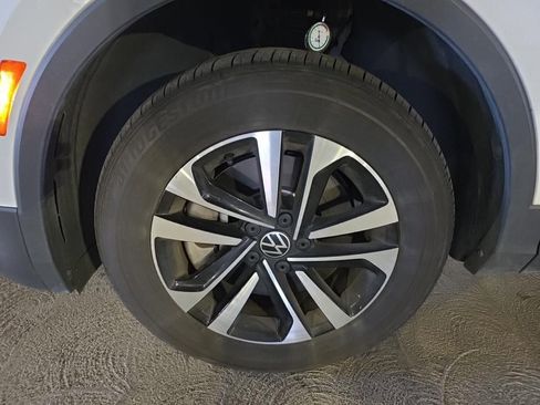 Used 2022 Volkswagen Tiguan S image 9
