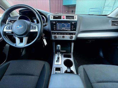 Used 2017 Subaru Outback 2.5i Premium image 16