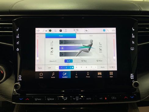 Used 2023 Jeep Wagoneer Series III w/ Rear Seat Video Group 1 image 29