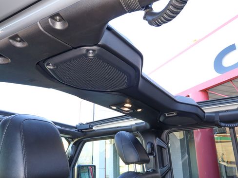 Used 2021 Jeep Wrangler Unlimited Sahara w/ Safety Group image 9