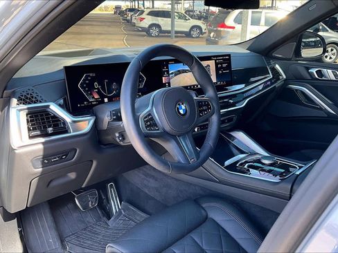 Used 2025 BMW X6 xDrive40i w/ Climate Comfort Package image 16