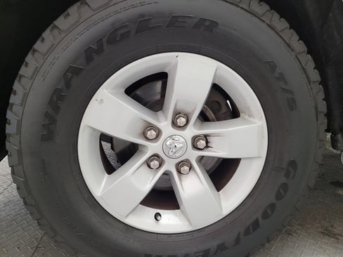 Used 2017 RAM 1500 Classic SLT RWD image 31