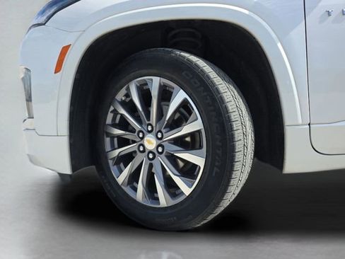 Used 2022 Chevrolet Traverse Premier AWD/4WD image 36