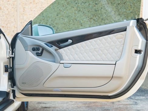 Used 2009 Mercedes-Benz SL 65 AMG image 25