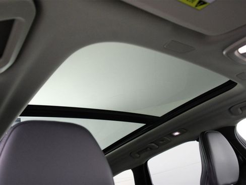 Certified 2025 Volvo XC60 B5 Core image 23