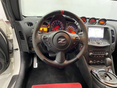 Used 2016 Nissan 370Z NISMO RWD image 37