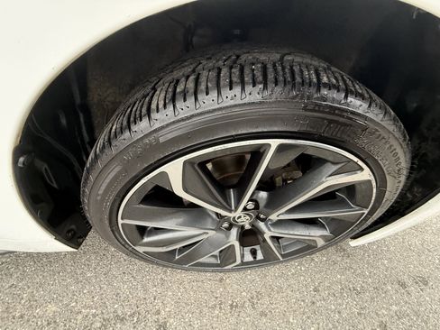 Used 2020 Toyota Corolla SE image 21