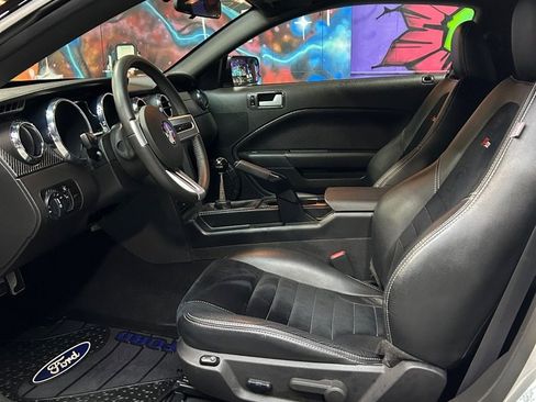 Used 2009 Ford Mustang GT image 14