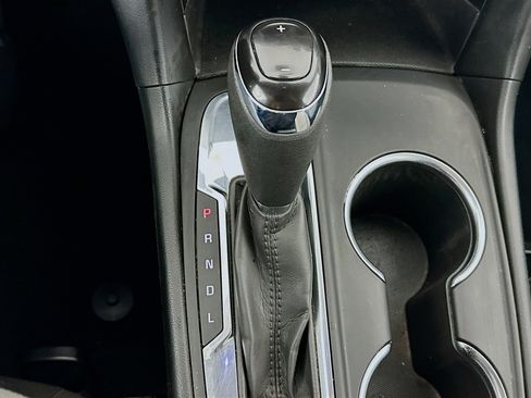 Used 2021 Chevrolet Equinox LS image 23