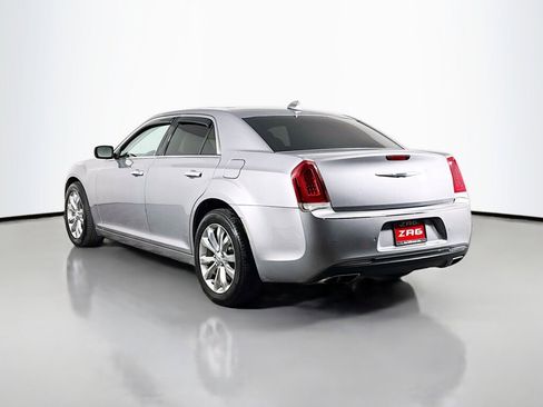 Used 2018 Chrysler 300 Limited w/ Safetytec Plus Group image 3