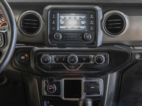 Used 2018 Jeep Wrangler Unlimited Sport image 26