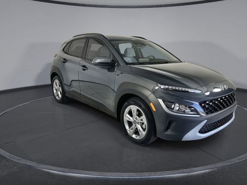 Used 2023 Hyundai Kona SEL w/ Convenience Package FWD image 2