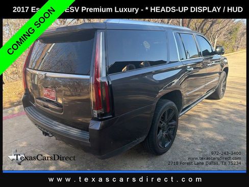 Used 2017 Cadillac Escalade ESV Premium Luxury RWD image 5